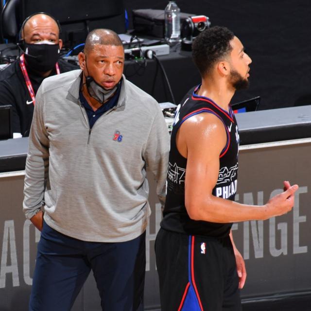 hth体育-面对巨额损失仍咬紧牙关 西蒙斯为何如此决绝？